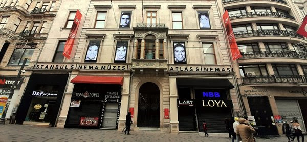  KÜLTÜR VE TURİZM BAKANI MEHMET NURİ ERSOY ATLAS SİNEMA MÜZESİNİ ZİYARET ETTİ. 
