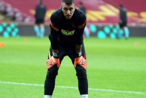 GALATASARAY’IN URUGUAYLI FİLE BEKÇİSİ 220 SONRA SAHALARDA.