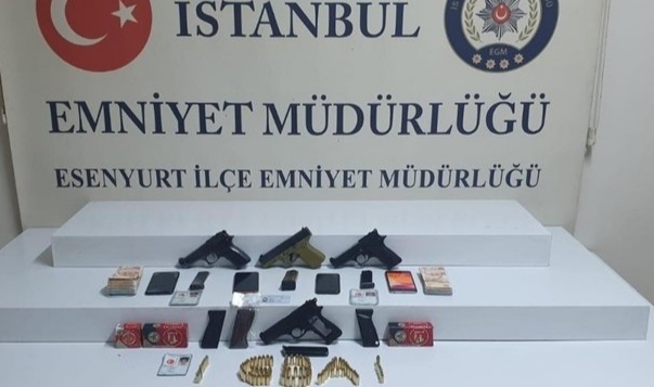 20.YIL KESİNLEŞMİŞ CEZASI OLAN FİRARİ ESENYURT’TA YAKALANDI.