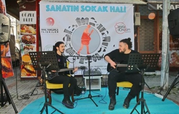 GAZİOSMANPAŞADA SOKAK KONSERLERİ.