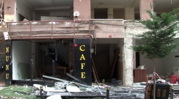 ŞİŞLİ’DE 7.KATLI BİNADA ÇIKAN YANGIN MAHALLEDE KORKU DOLU ANLAR YAŞATTI.