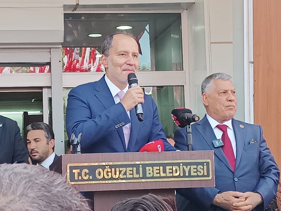 Yeniden refah partisi genel başkanı Dr.Fatih Erbakan teşekkür ziyaretleri kapsamında Gaziantep Oğuzeli ilçesi ve Yavuzeli ilçesi halka hitap etti .