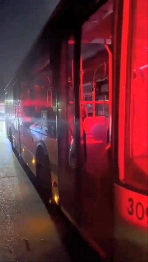 Bir durak aşağıda inen şahıs otobüsü     kurşunladı