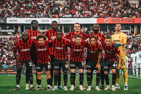 GAZİANTEP FK - PENDİKSPOR MAÇI DEMOKRASİ MEYDANINDA DEV EKRANDAN İZLENEBİLECEK
