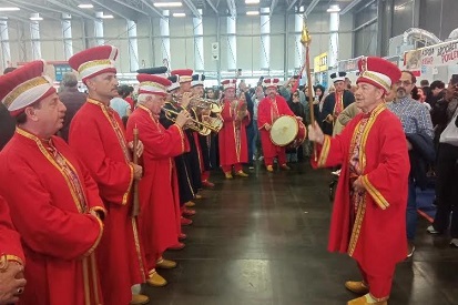Fransada Türkiyeyi gururlandıran     Bursa Mehter Takımı!