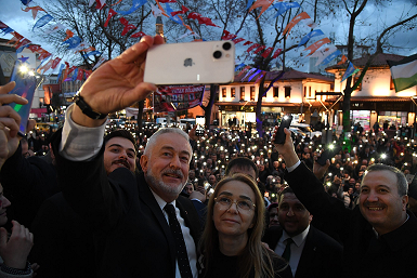 AK Parti omuz omuza tüm enerjisiyle seçimlere hazır     Başkan Başdeğirmen: Şehrimize güzellikleri yaşatmaya devam edeceğiz