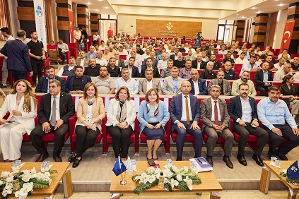 MAHALLENİN KAHRAMANLARINA YENİ BİR VİZYON: MUHTARLAR AKADEMİSİ   
