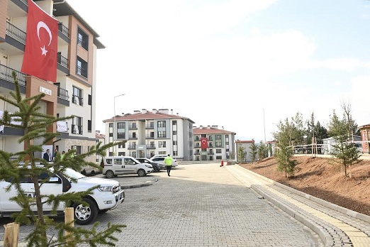 Başkan Güngör; “Kalıcı Konutların Teslimi  Peyderpey Devam Edecek”