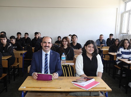 BAŞKAN ALTAY: “ÜNİVERSİTEYE HAZIRLANAN VE EĞİTİM DESTEĞİNE BAŞVURAN ÖĞRENCİLERİMİZİN İKİNCİ ÖDEMELERİNİ DE YAPTIK”