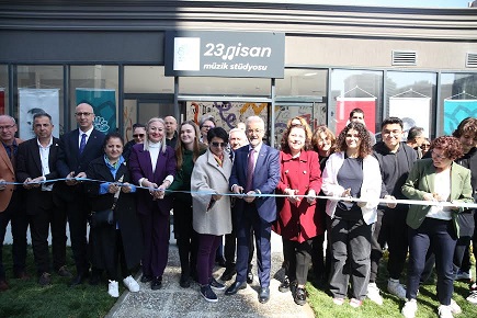 23 Nisan Müzik Stüdyosu açıldı