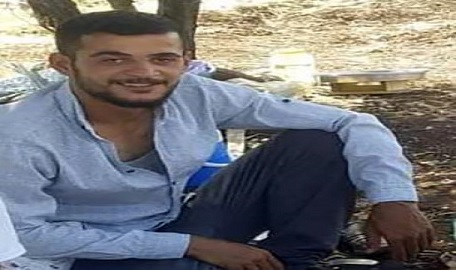 Gaziantep’in Şehitkamil ilçesinde iki grup arasında çıkan silahlı kavgada 26 yaşındaki bir genç hayatını kaybederken, 2 kişi de yaralandı. Olayın ardından kaçan zanlıları yakalamak için polis ekipleri çalışma başlattı.