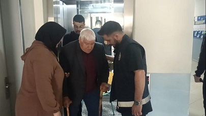 Bursa sandık başında  vatandaşlık görevini yerine     getirdi!