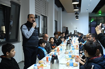 BAŞKAN ALTAY VE BAŞKAN KAVUŞ SAHURDA HAFIZLIK ÖĞRENCİLERİYLE BULUŞTU