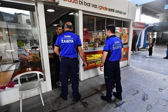 İzmir Büyükşehir Belediyesi zabıta ekipleri bayram öncesi sıkı denetimde   