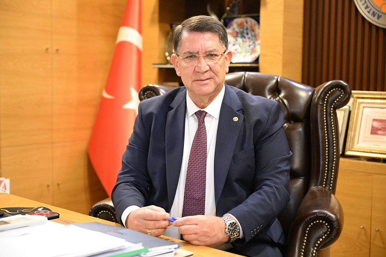 ADLIHAN DERE: “ANNELERİMİZ, HAYATIMIZIN İLK ÖĞRETMENİDİR