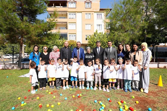 ÖĞRENCİLER, MUTLU BİR ÇOCUKLUK DÖNEMİ GEÇİRİYORLAR -ÖNCE ÖĞREN SONRA EĞLEN PROJESİ OKULLARA RENK KATIYOR