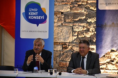İzmir’de Depremle Yaşam Sempozyumu yapıldı