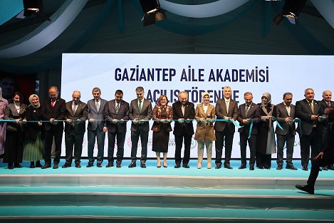 GAZİANTEP’TEN TÜRKİYE’YE ÖRNEK OLACAK PROJE: AİLE AKADEMİSİ AÇILDI
