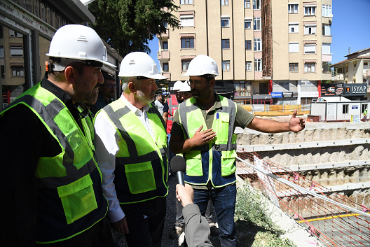 Belediyenin en büyük kapasiteli yeraltı katlı otoparkı inşa ediliyor     Başkan Başdeğirmen: 450 araç kapasiteli otoparkımız bölgeyi rahatlatacak   