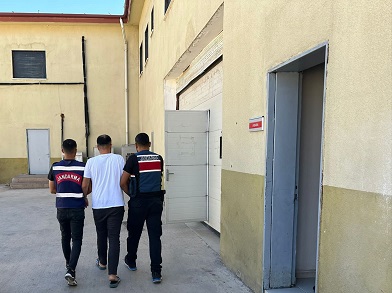 36 YIL 8 AY KESİNLEŞMİŞ HAPİS CEZASI BULUNAN SUÇ MAKİNESİ GAZİANTEP JANDARMADAN KAÇAMADI