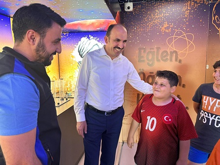 BAŞKAN ALTAY: “YENİ BİLİM TIRIMIZ ÇOCUKLARA BİLİM SEVGİSİ AŞILIYOR”
