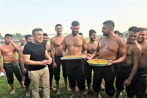 GÜREŞ AĞASI’NDAN GÜREŞ TAKIMINA MORAL ZİYARETİ