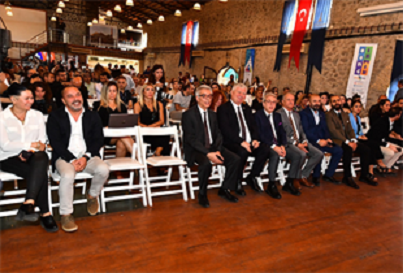 İş dünyası ile iş arayan gençler Kariyer Fuarı’nda buluştu