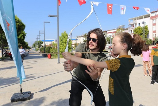 Kepez’de çocuklar geleneksel spor ve oyunları deneyimledi