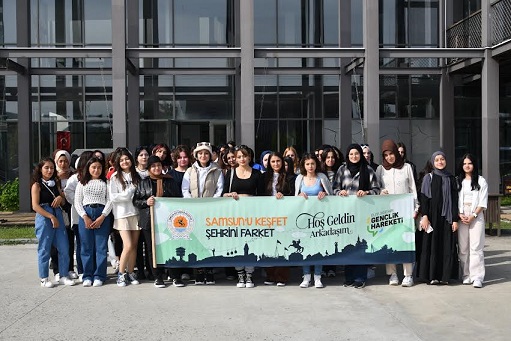Büyükşehir yeni gelen öğrencilere kenti tanıtıyor