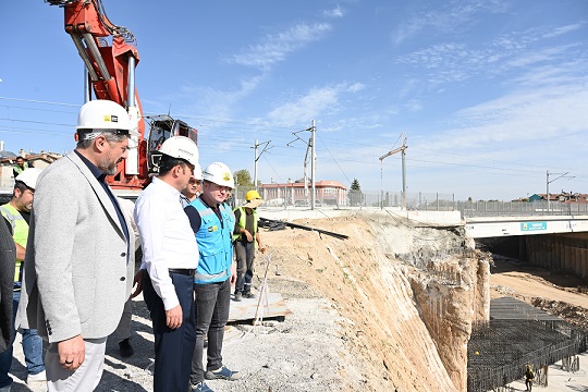 BAŞKAN ALTAY TAŞKÖPRÜ ALT GEÇİDİ’NDE İNCELEMELERDE BULUNDU