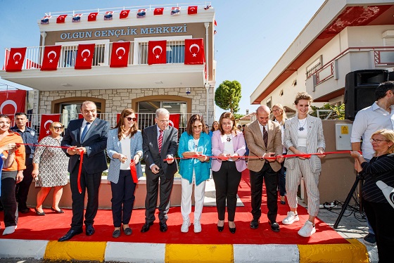 “Olgun Gençlik Merkezi” İzmir’e çok yakıştı