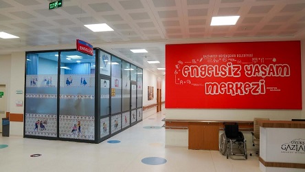 BÜYÜKŞEHİR ENGELSİZ YAŞAM MERKEZİ’NDE SEVGİ MAKASI BİRİMİ AÇILDI