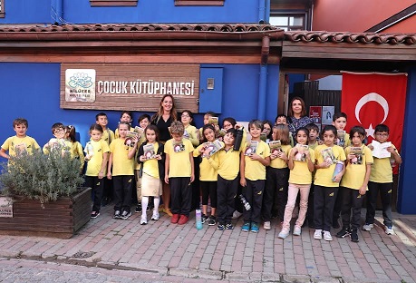 Burcu Bahar “Atatürk ve Sihirli Gözlük” kitabını anlattı