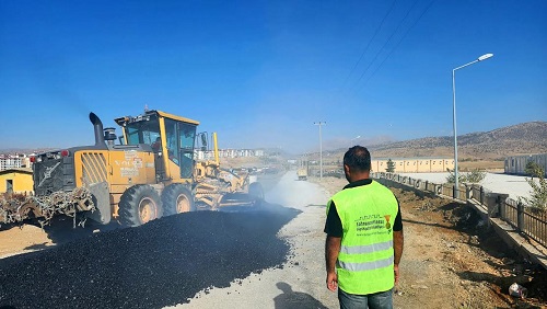 Büyükşehir, Göksunda TOKİ - Hastane  Yolunun Ulaşımını İyileştirdi