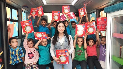 Büyükşehir’in Mobil Kütüphanesi Minik  Misafirlerini Ağırladı
