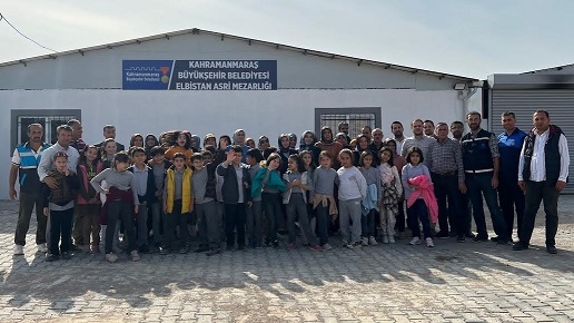 Elbistan Deprem Mezarlığında Fidanlar  Toprakla Buluşturuldu