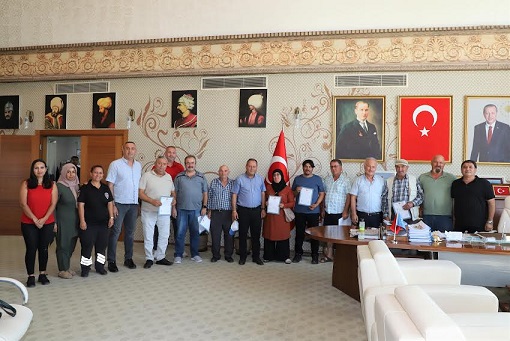 AKSU’DA VATANDAŞLAR TAPULARINI ALMAYI SÜRDÜRÜYOR
