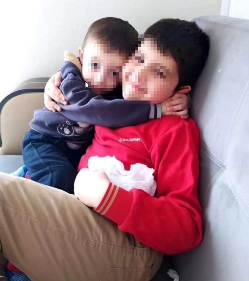 Bursa’da eşi ve 2 çocuğunu  tabancayla öldüren kişi aynı silahla intihar etti.