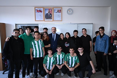 BAŞKAN ALTAY LİSE ÖĞRENCİLERİYLE BULUŞTU