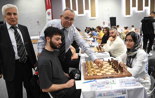 Satrancın kalbi Konyaaltı’nda atıyor