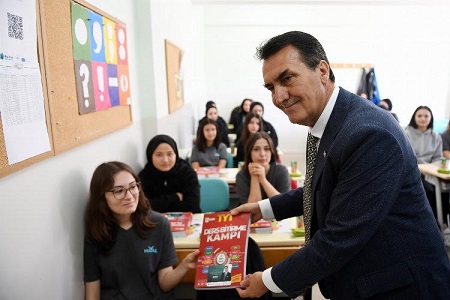 Bursa Osmangazi Belediyesi, eğitime desteklerini sürdürüyor 