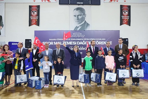 3 BİN 500 BAŞARILI ÖĞRENCİYE SPOR SETİ!