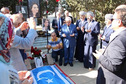 Irak Türkmenlerinden  Ganire Paşayeva’ya vefa, mezarı başında anıldı