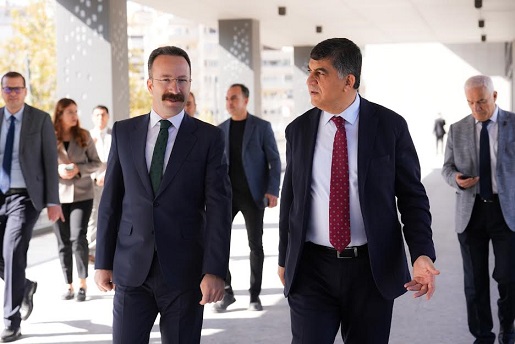 KAYMAKAM YAMLI, ŞEHİTKAMİL SANAT MERKEZİ’Nİ İNCELEDİ-BAŞKAN FADILOĞLU, KAYMAKAM YAMLI’YI BİLGİLENDİRDİ