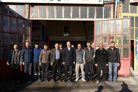 BAŞKAN ALTAY ZAFER SANAYİİ’NDE ÇALIŞAN GENÇLERLE BULUŞTU