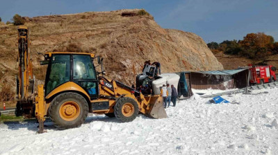 Erzurum-Tekman Karayolu’nda kar yağışı etkili oldu Erzurum’da yüksek kesimlerde etkili olan kar yağışı hayatı olumsuz olarak etkiliyor.