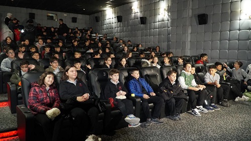 ÖĞRETMENLER, ÖĞRENCİLERİYLE BİRLİKTE “ÖĞRETMEN” FİLMİNİ İZLEDİ   