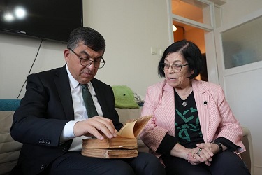 BAŞKAN FADILOĞLU, ÖĞRETMENLERİNİ UNUTMADI