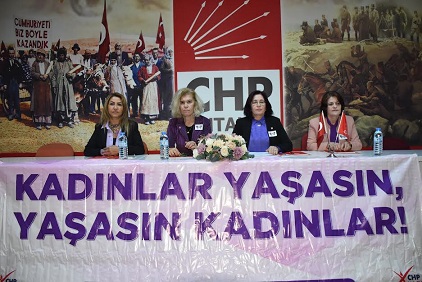 25 KASIM KADINA YÖNELİK ŞİDDETE KARŞI ULUSLARARASI MÜCADELE GÜNÜ’NE İLİŞKİN  BASIN AÇIKLAMASI YAPAN ANTALYA CHP KADIN KOLLARI BAŞKANI NİLÜFER DEVECİ