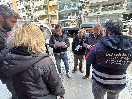 Tsunami etkisi yaratan afet sonrası mağdurlara yardım eli